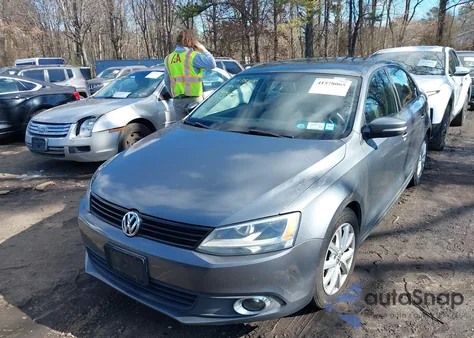 2011 Volkswagen Jetta 2.5L Se z USA, uszkodzony, nr VIN 3VWDZ7AJ2BM011666